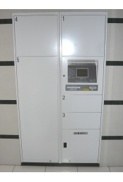 Entrance. Courier BOX