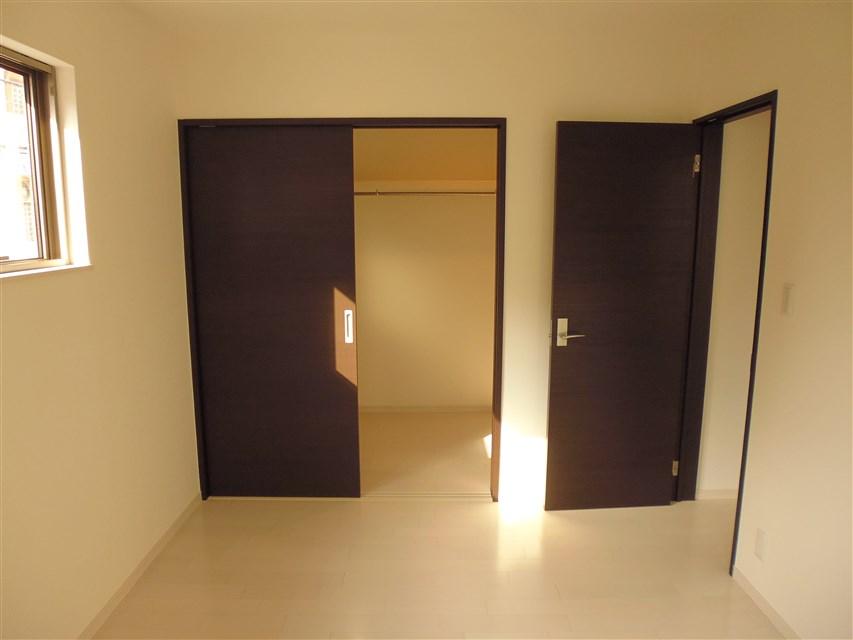 Non-living room. Akarui 2 Kaiyoshitsu