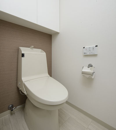 Toilet.  [toilet] Toilet of the toilet bowl, A good water flow of momentum, Strongly rinse it and Guru'. Also, Because it contains silicon with high hardness to the surface of the glaze, Keep long the beauty of pottery.