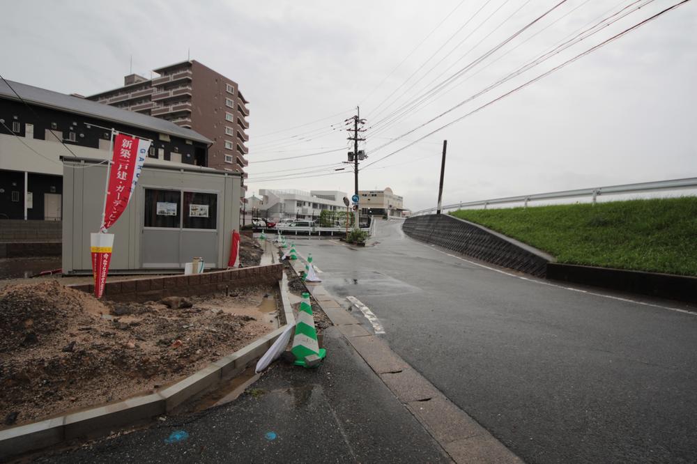Local photos, including front road. Local (11 May 2013) Shooting