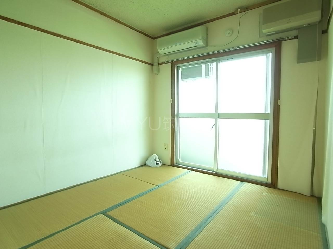 Other room space. Another room (before renovation)