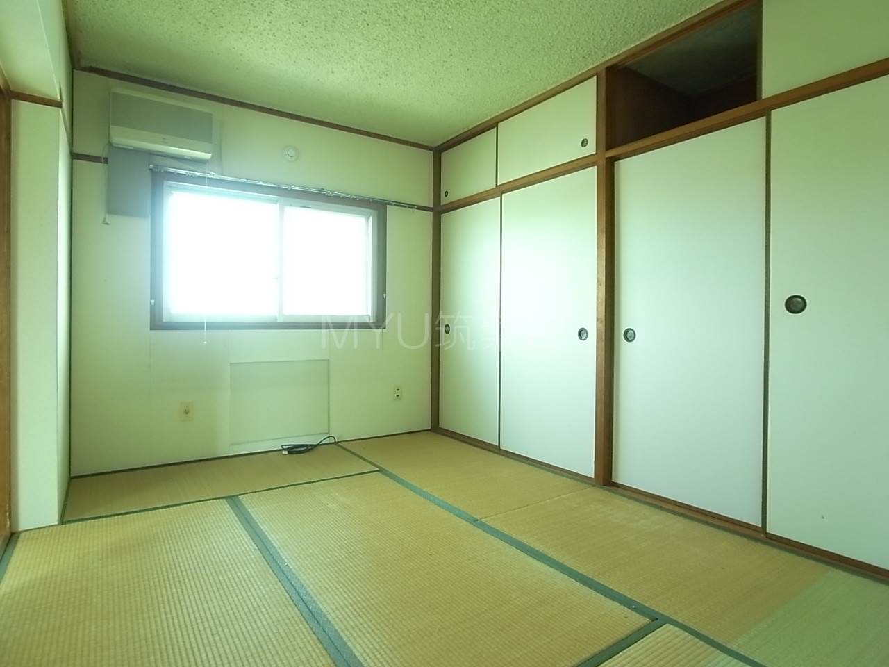 Other room space. Another room (before renovation)