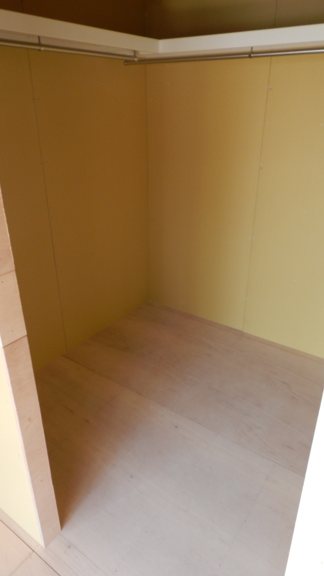 Receipt. Walk-in closet (under construction)