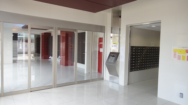 Other. Pikkapika entrance