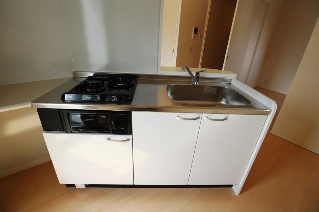 Kitchen. Of the initial cost split and credit payment negotiable.