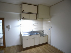 Kitchen. Two-burner gas stove is installed Friendly Kitchen. 