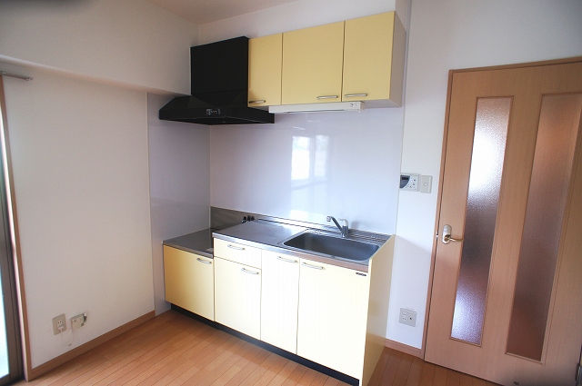 Kitchen. Two-burner stove bring Allowed!