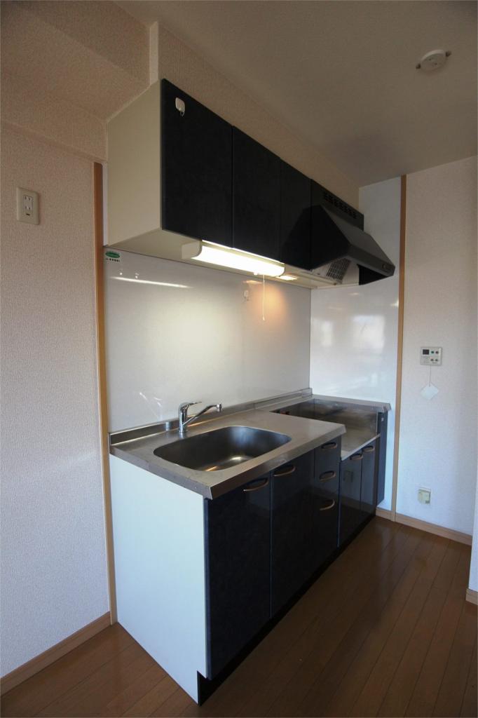 Kitchen. Initial cost split and card settlement is also possible without the interest rate fee