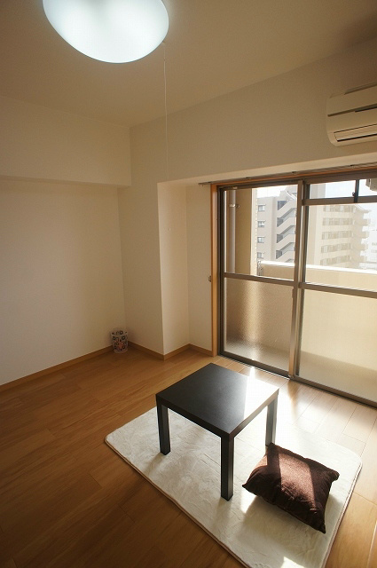 Entrance. Day is also good ☆