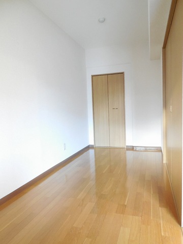 Other room space. Flooring of bright keynote