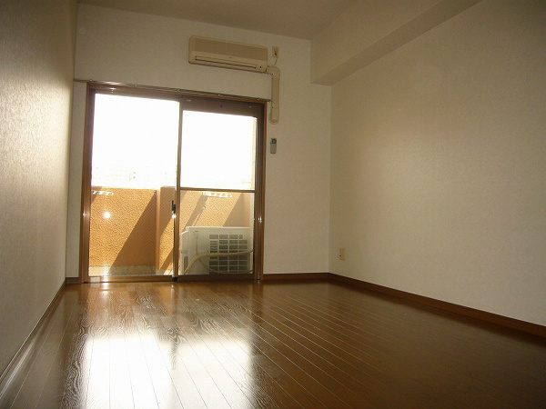 Other room space. Peace of mind in the auto-lock