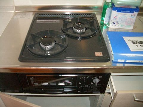 Bath. Happy two-burner gas stove kitchen ☆