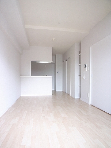 Living and room. living You can credit the settlement of the initial cost.