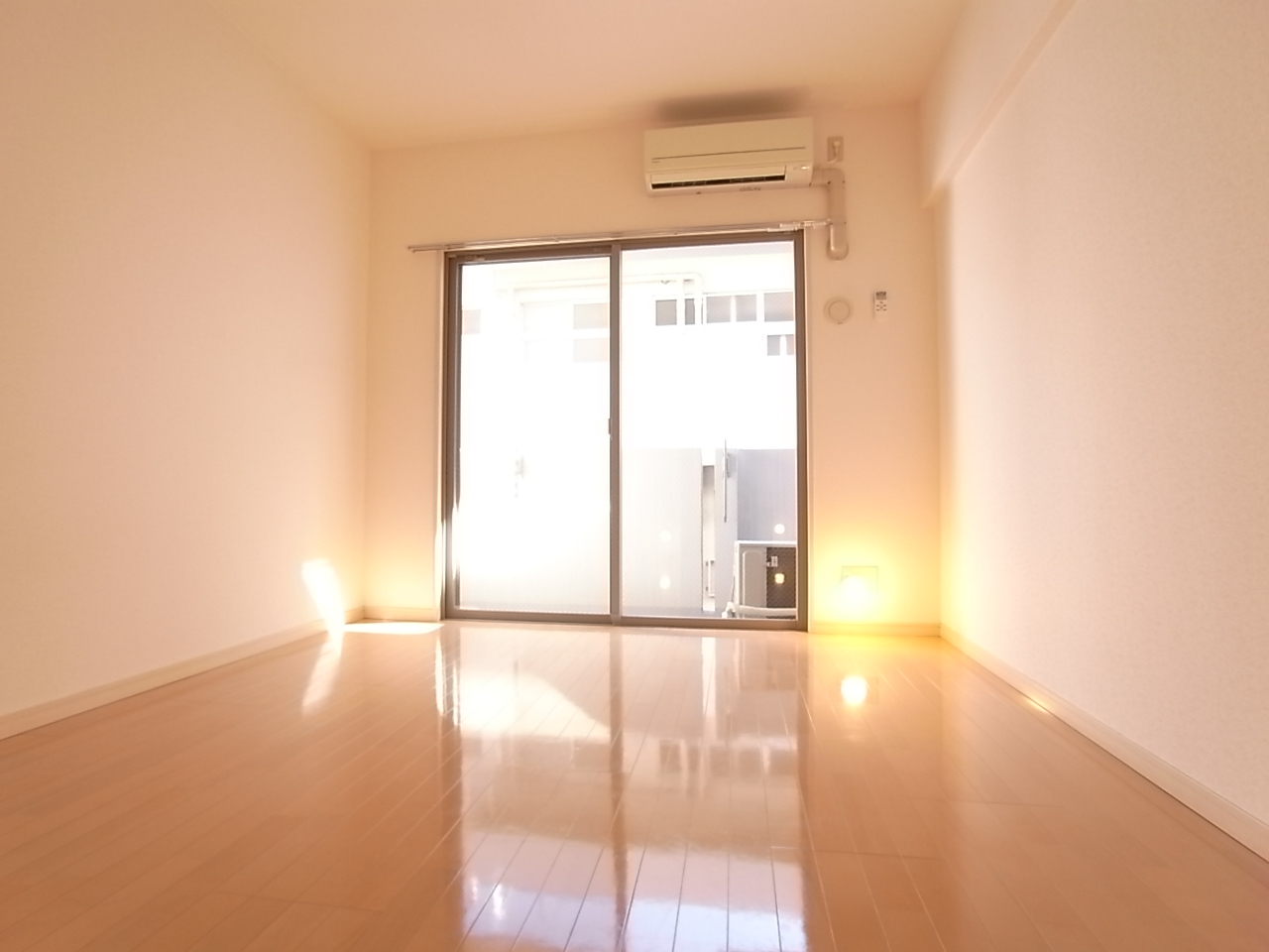 Living and room. Day preeminent!