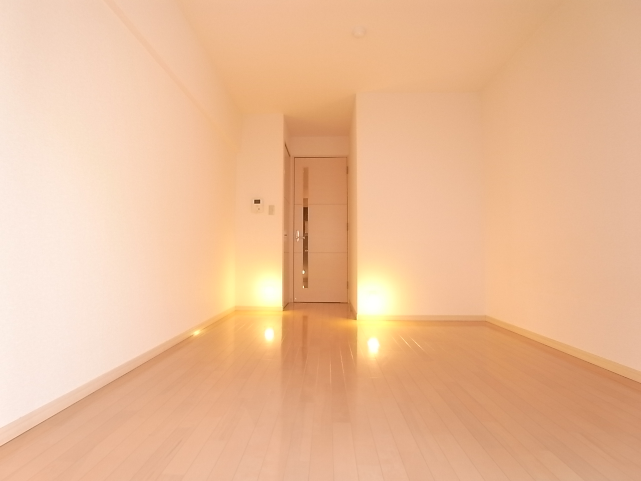 Living and room. ~ Shooting from the balcony side ~