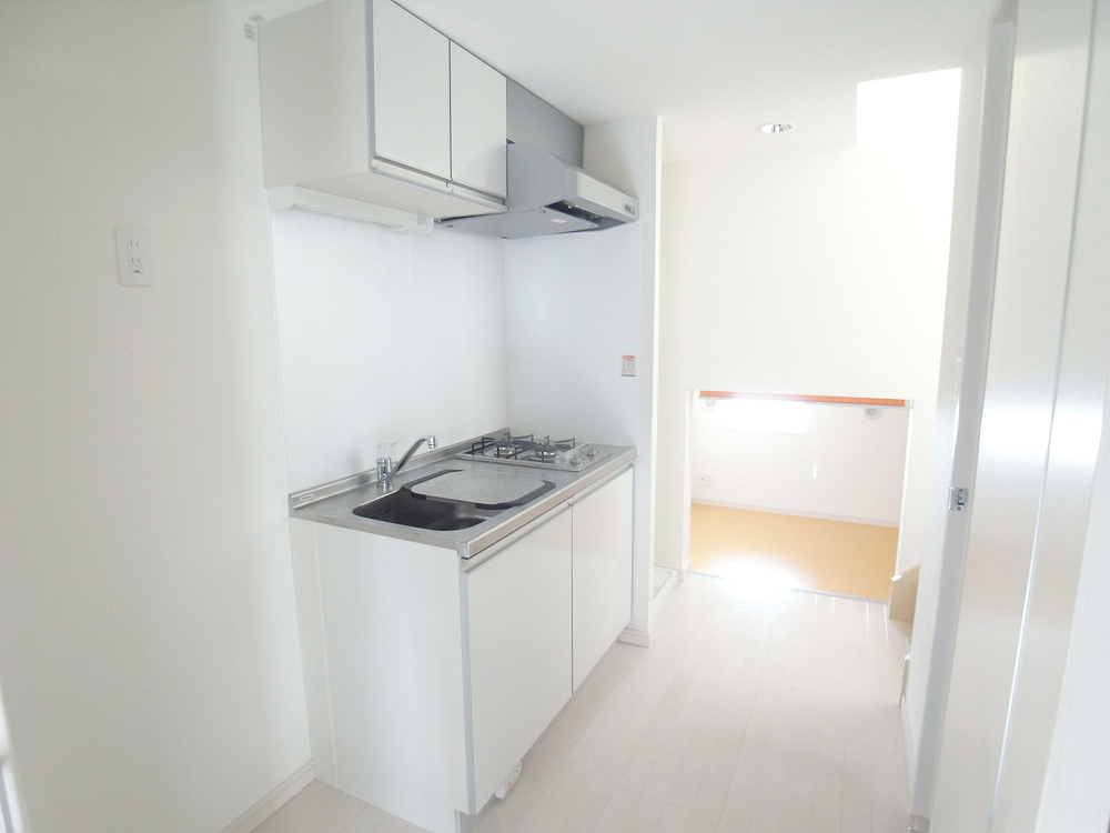 Kitchen. 2-neck with gas stove