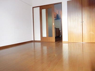 Living and room. 8 pledge