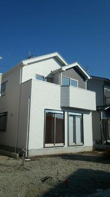 Local appearance photo. Exterior (2013 December 9, 2009)