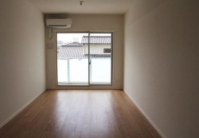 Living and room. Air conditioning all the room is fully equipped