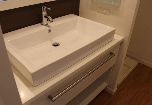 Other room space. Okkina is basin