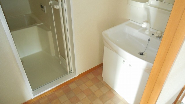 Other room space. The photograph is a separate, Room