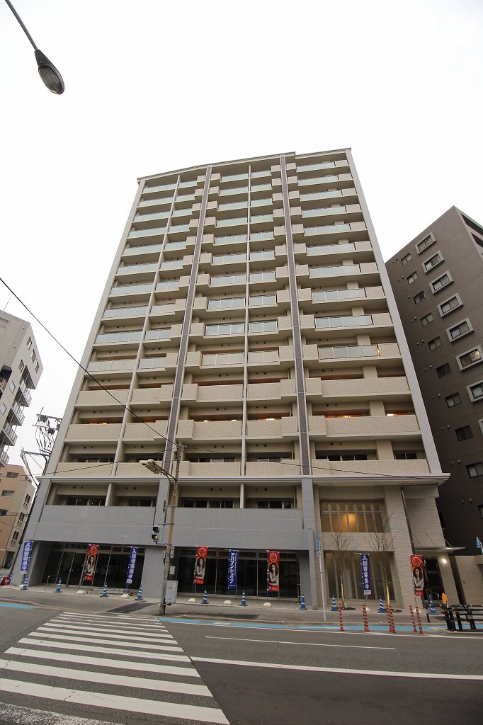 Building appearance. Initial cost may be divided and credit card settlement possible.