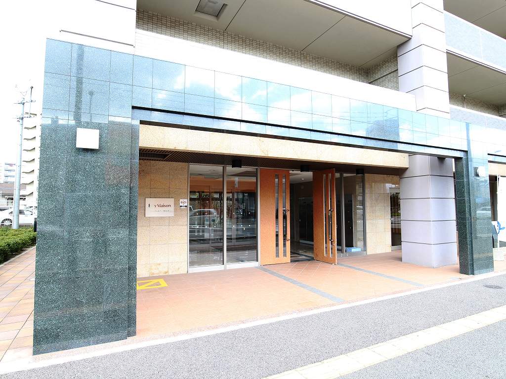 Other common areas. Entrance