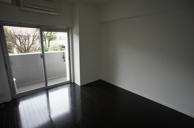 Living and room. Day is also good ☆ 