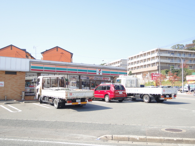 Convenience store. Seven-Eleven Hakata Tsukiguma store up (convenience store) 308m