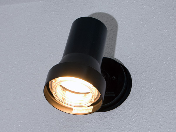 Other.  [Installing the lighting on the balcony of the slop sink] Provided on the balcony, Installing the lighting at the top of the slop sink. It can work even at night, Handy. (Same specifications)