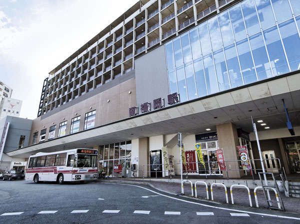 Surrounding environment. Nishitetsu "Zatsushonokuma" a 3-minute walk to the station, JR "Minami-Fukuoka" a 7-minute walk to the station (photo). Access good Fukuoka City south of the site, Birth to Ginten-cho area.
