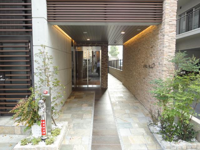 Entrance. Fashionable entrance