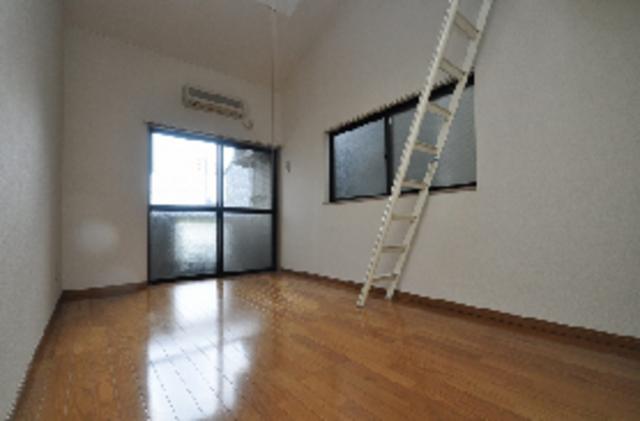 Living and room. Still beautiful living