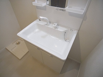 Washroom. Independent wash basin