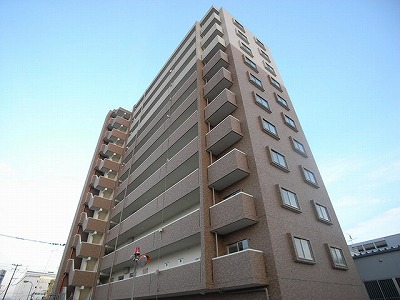 Building appearance. Initial cost split consultation possible without the interest rate fee