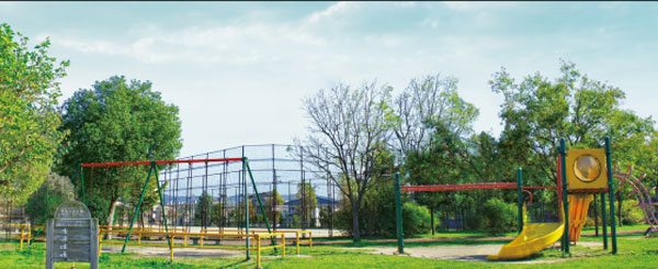 Surrounding environment. Morooka Central Park (about 30m / 1-minute walk)