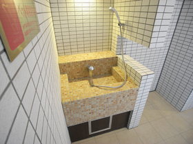 Other common areas. Pets foot washing place also equipped