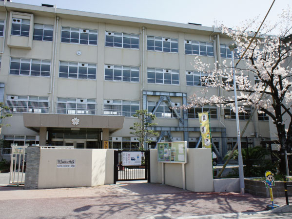 Surrounding environment. Sanchiku elementary school (a 1-minute walk / 40m)