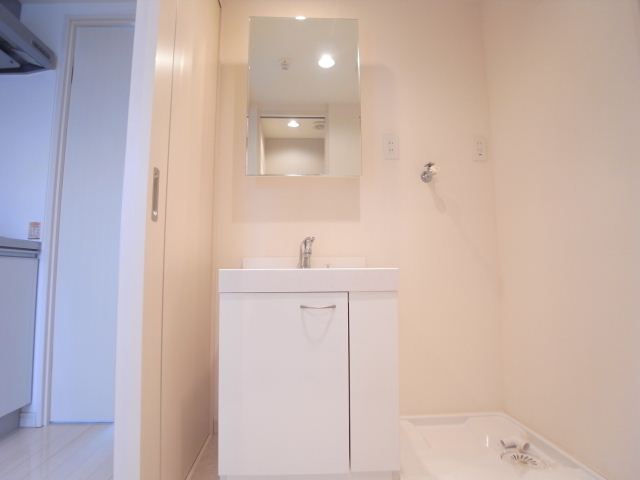 Washroom. It is the washstand.