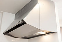 Kitchen.  [Current plate with a range hood] And exhaust smoothly without oozes oily smoke in the room. Also, Has become a care also easy specification.