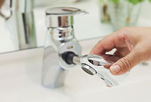 Bathing-wash room.  [Single lever mixing faucet] In the faucet of convenient modern design that can be drawn nozzle of the spout part, It is easy to design the adjustment of the water temperature and the amount of water.