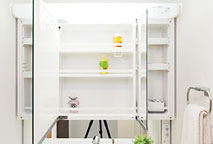 Bathing-wash room.  [Three-sided mirror storage (with fogging heater)] Wide three-sided mirror seen a figure in a variety of angles, It has become a backside whole storage, It is convenient to clean up.