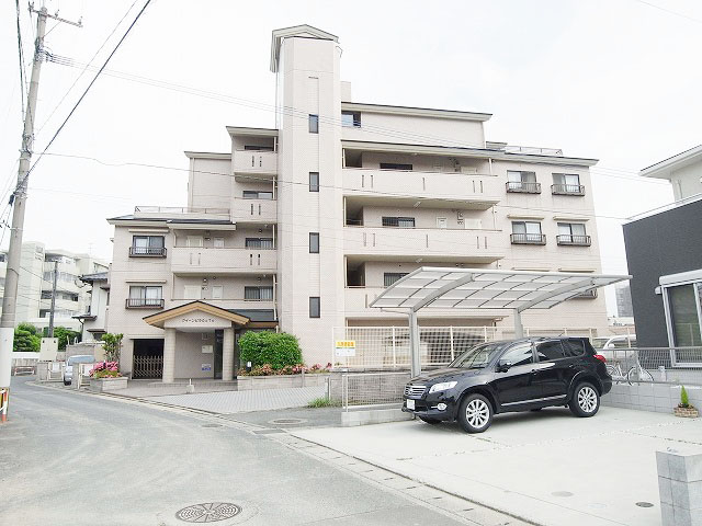 Building appearance. Auto with lock!