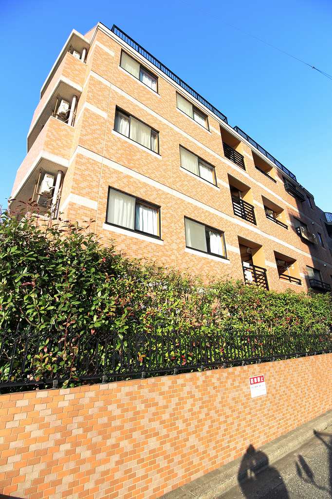 Building appearance. Initial cost split and credit settlement possible consultation