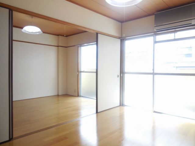 Living and room. You hit it is very light