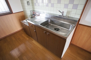 Entrance. Kitchen space ☆