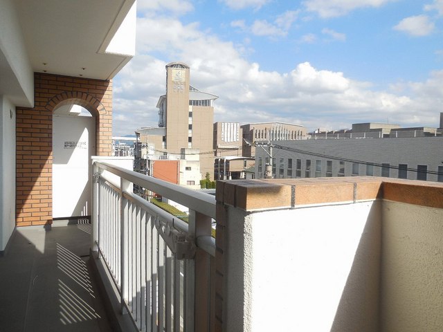 Other room space. Please view feel