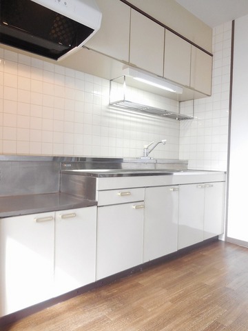 Kitchen. It is a large kitchen