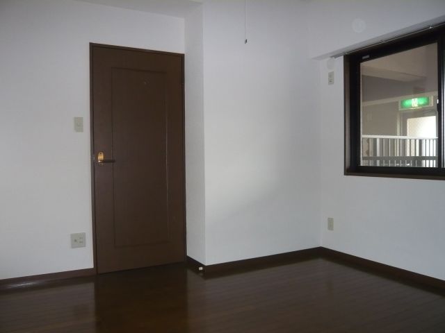 Living and room. Western also shiny