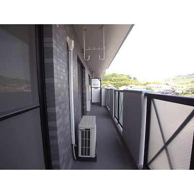 Balcony. Another room (image)